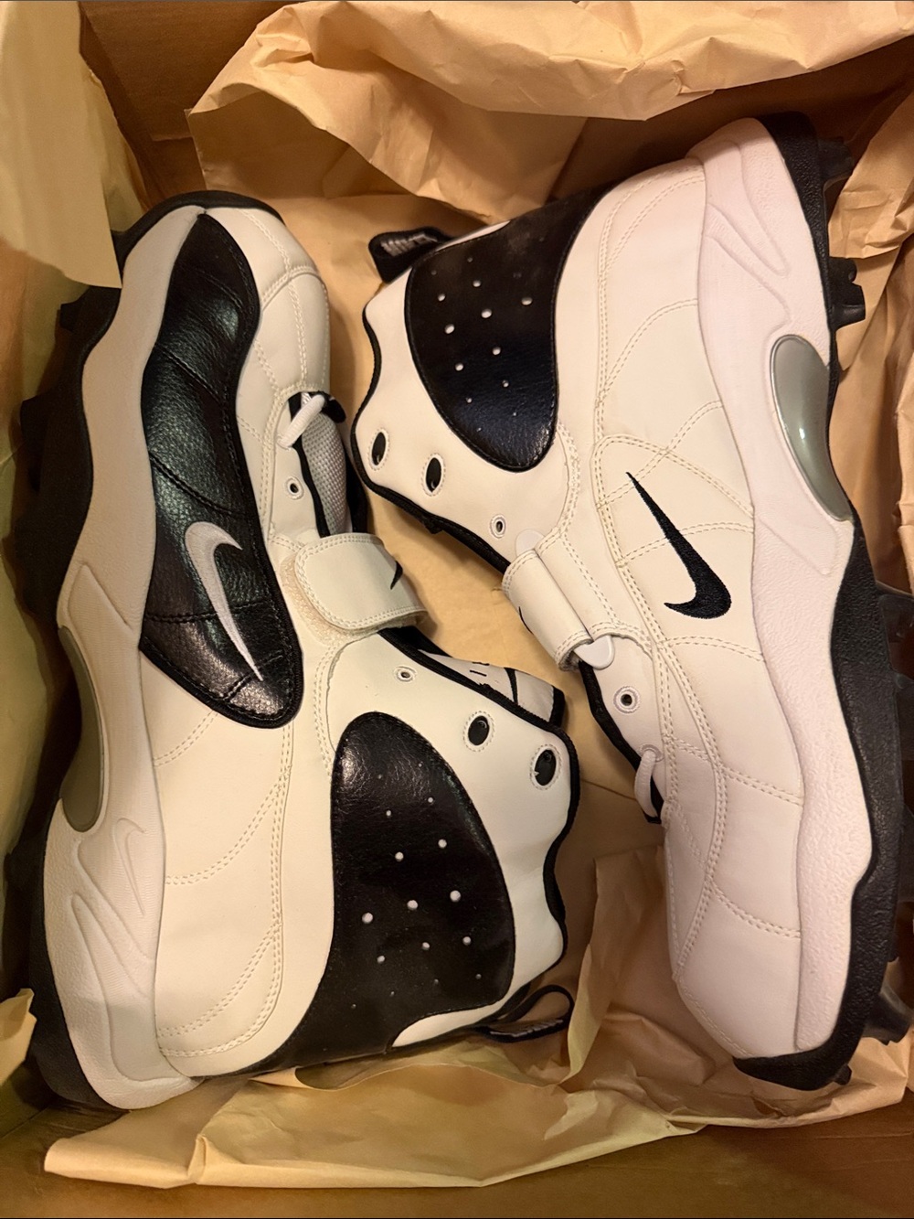 Cleats 18 Nike Black and White new box a pr shrkstv hitop men vintage 821027 111